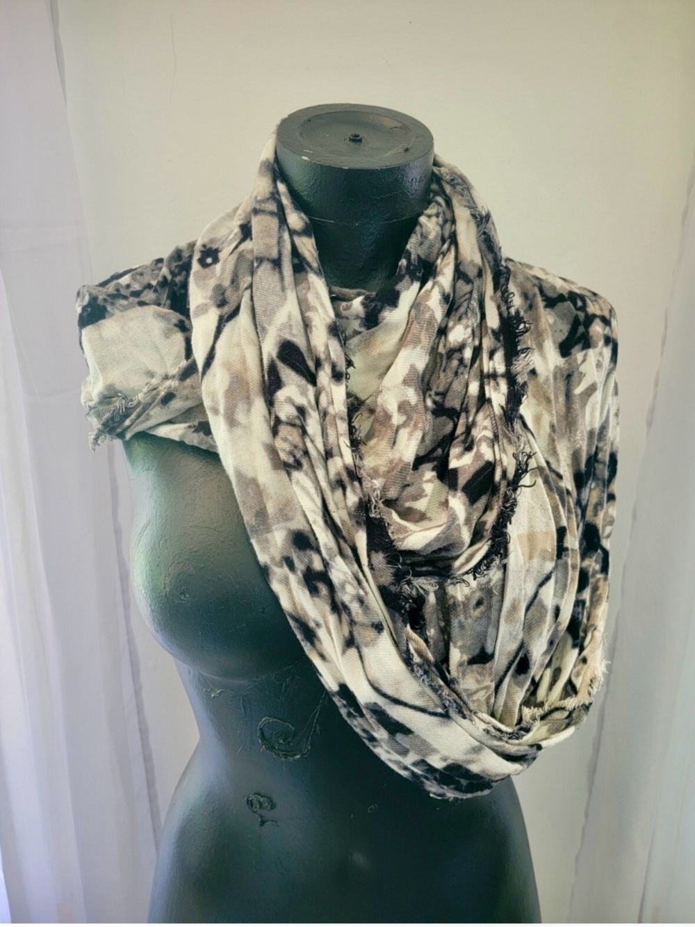 Studio 36 Women’s Infinity Loop Scarf Neutral Watercolor Floral Gray Tan NWT